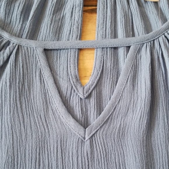 Cold shoulder top - Picture 8 of 8